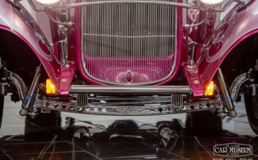 Ford-3-window-1932-Rosewood-Metallic-White-Rose-Leather-17