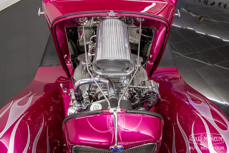 Ford-3-window-1932-Rosewood-Metallic-White-Rose-Leather-29