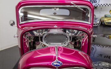 Ford-3-window-1932-Rosewood-Metallic-White-Rose-Leather-32
