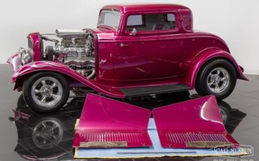 Ford-3-window-1932-Rosewood-Metallic-White-Rose-Leather-5