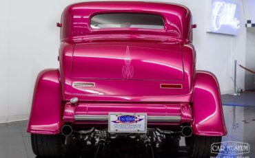 Ford-3-window-1932-Rosewood-Metallic-White-Rose-Leather-6
