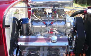 Ford-3-window-coupe-1932-Candy-Apple-Burgundy-Brown-16