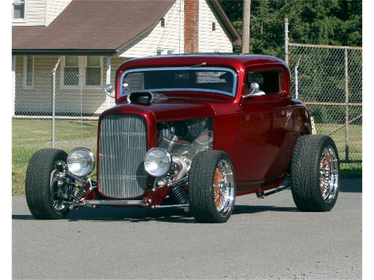 Ford-3-window-coupe-1932-Candy-Apple-Burgundy-Brown-20