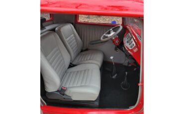 Ford-3-window-coupe-1932-Red-Gray-10