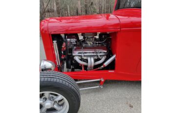 Ford-3-window-coupe-1932-Red-Gray-12