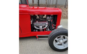 Ford-3-window-coupe-1932-Red-Gray-13