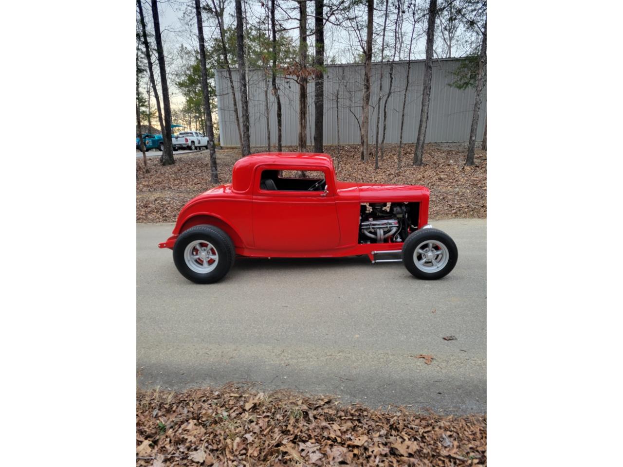 Ford-3-window-coupe-1932-Red-Gray-3