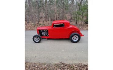 Ford-3-window-coupe-1932-Red-Gray