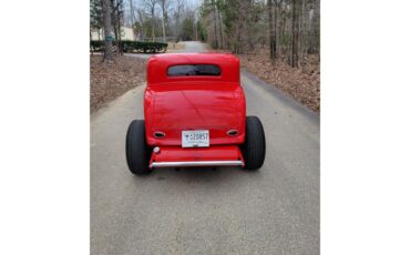 Ford-3-window-coupe-1932-Red-Gray-4