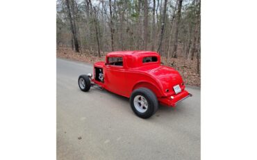 Ford-3-window-coupe-1932-Red-Gray-6
