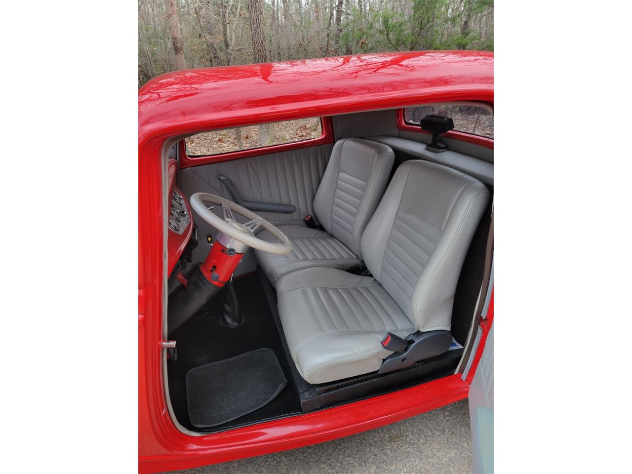 Ford-3-window-coupe-1932-Red-Gray-7