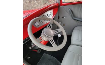 Ford-3-window-coupe-1932-Red-Gray-9