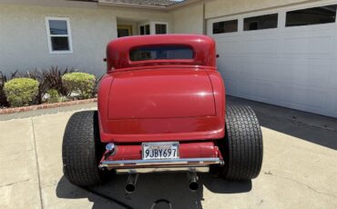 Ford-3-window-coupe-1932-Red-Red-2
