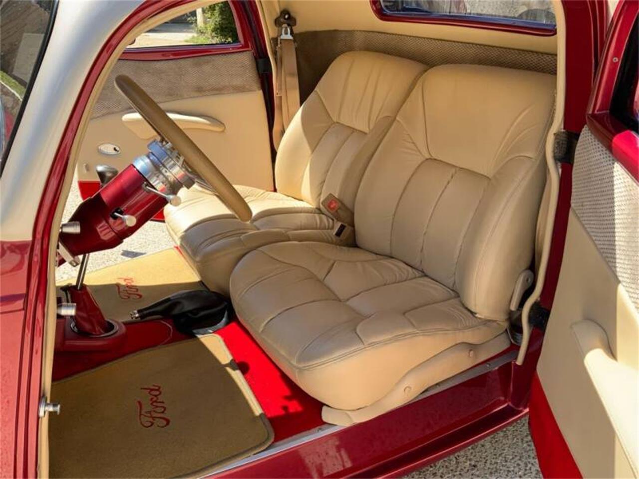 Ford-3-window-coupe-1933-Red-Vanilla-31