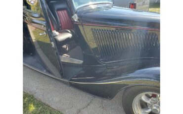 Ford-3-window-coupe-1934-Black-Red-amp-Black-13