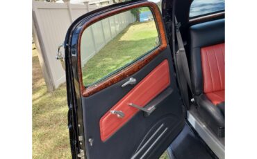 Ford-3-window-coupe-1934-Black-Red-amp-Black-14