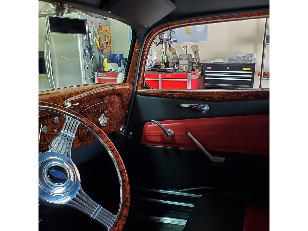 Ford-3-window-coupe-1934-Black-Red-amp-Black-15