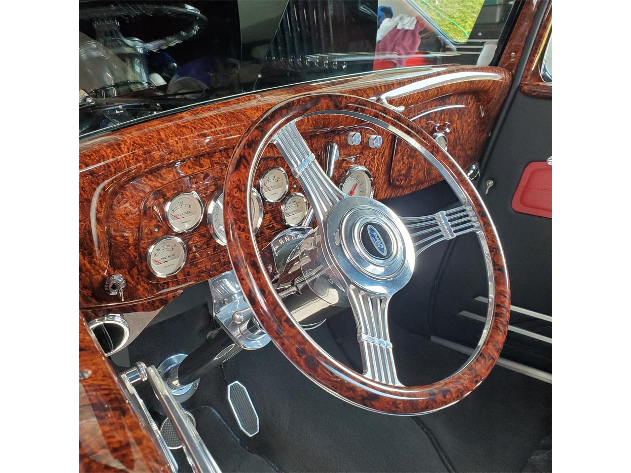 Ford-3-window-coupe-1934-Black-Red-amp-Black-16