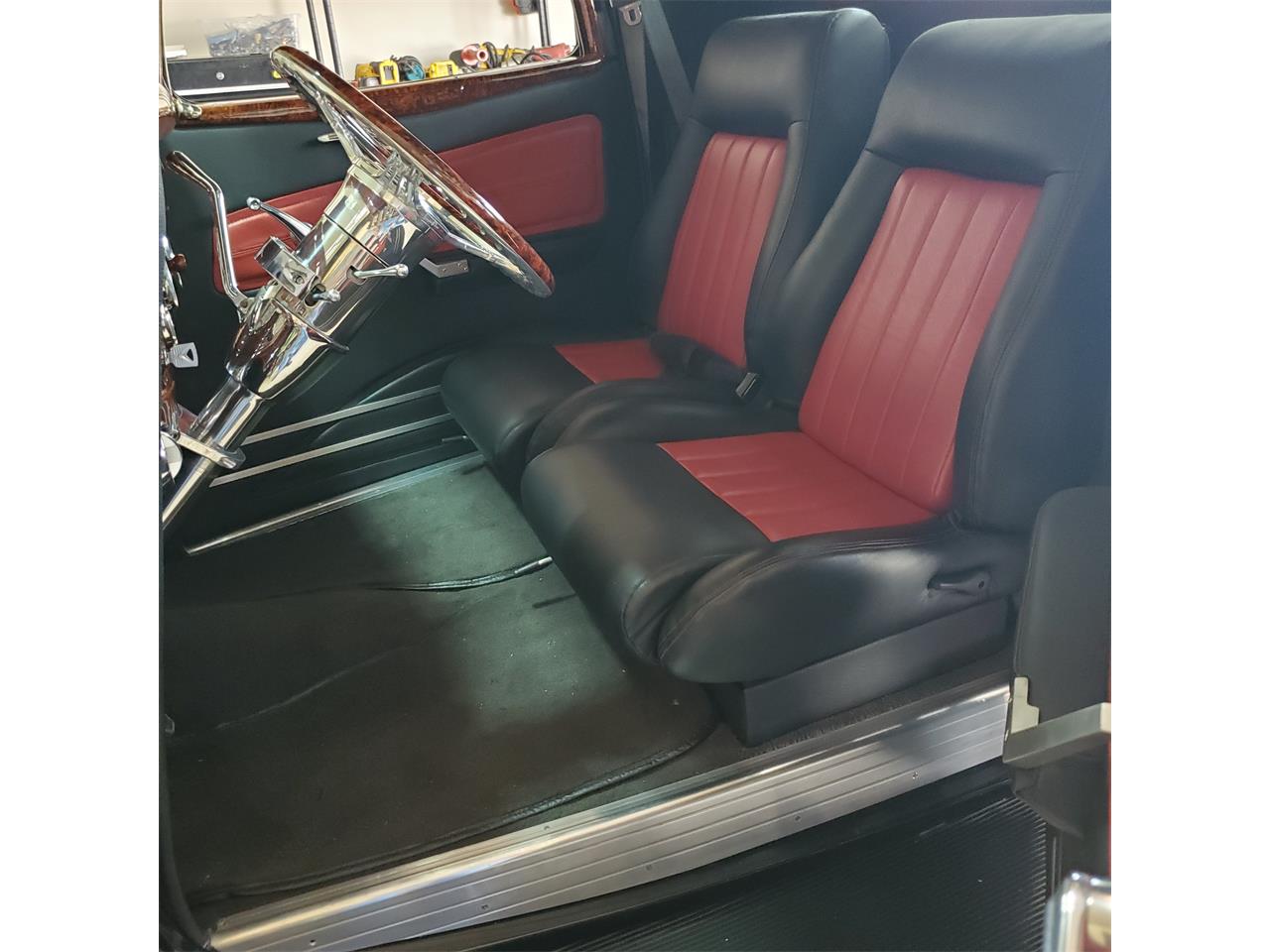 Ford-3-window-coupe-1934-Black-Red-amp-Black-24