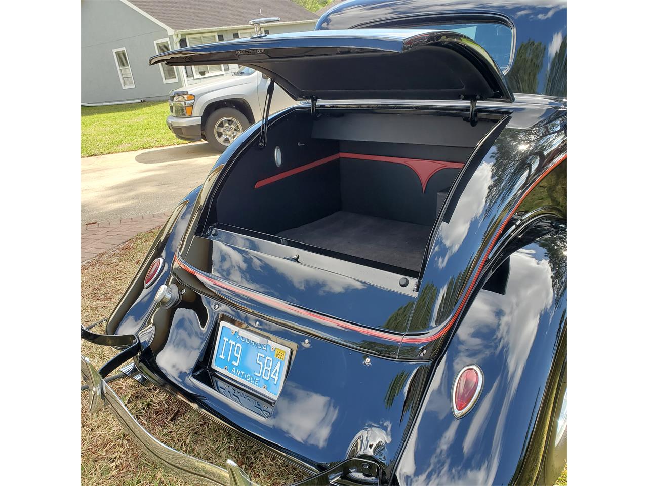 Ford-3-window-coupe-1934-Black-Red-amp-Black-27