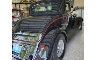 Ford-3-window-coupe-1934-Black-Red-amp-Black-3
