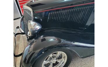 Ford-3-window-coupe-1934-Black-Red-amp-Black-37