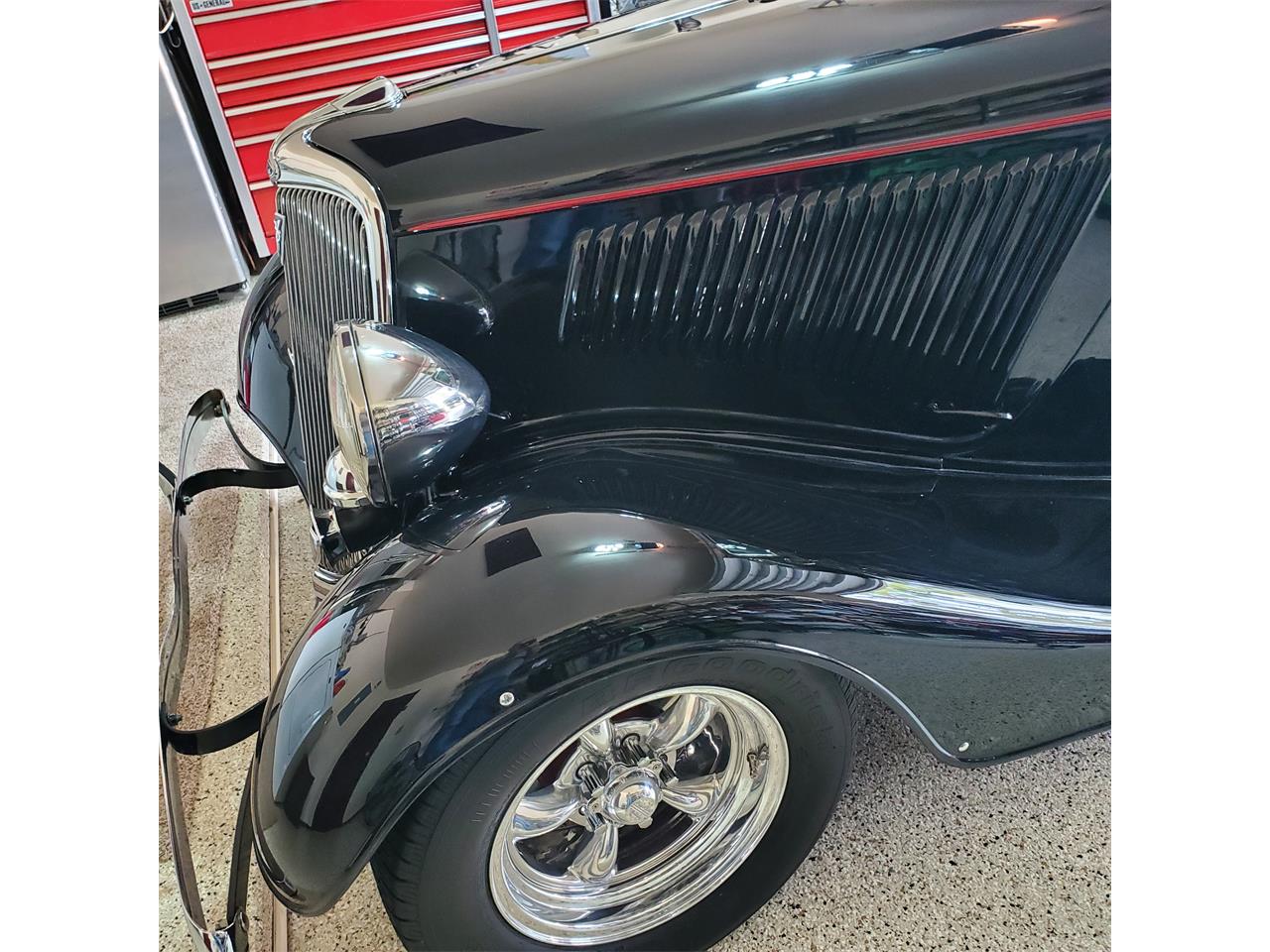 Ford-3-window-coupe-1934-Black-Red-amp-Black-37