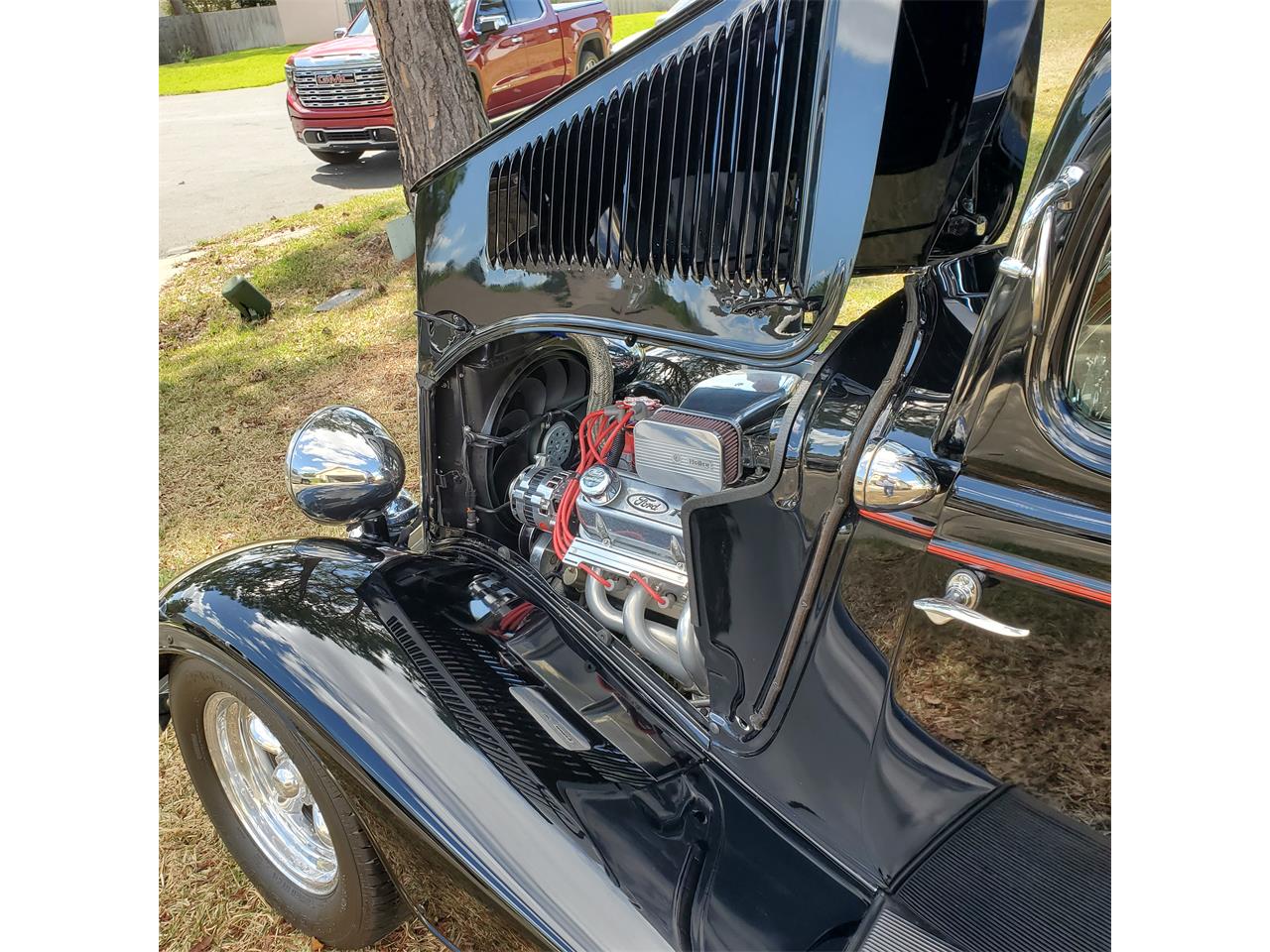 Ford-3-window-coupe-1934-Black-Red-amp-Black-42