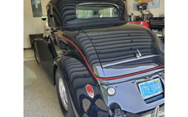 Ford-3-window-coupe-1934-Black-Red-amp-Black-5