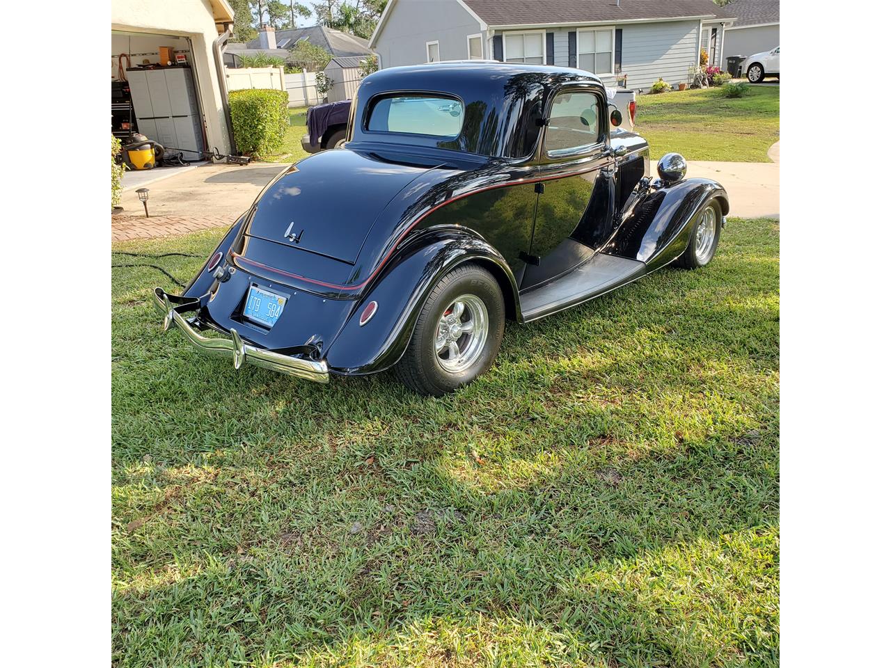 Ford-3-window-coupe-1934-Black-Red-amp-Black-65