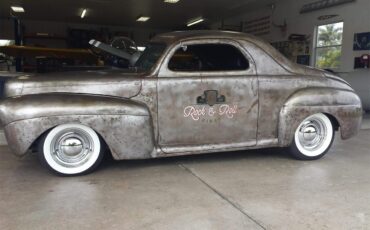 Ford-3-window-coupe-1941-Patentagold-pearl-Rouge-3
