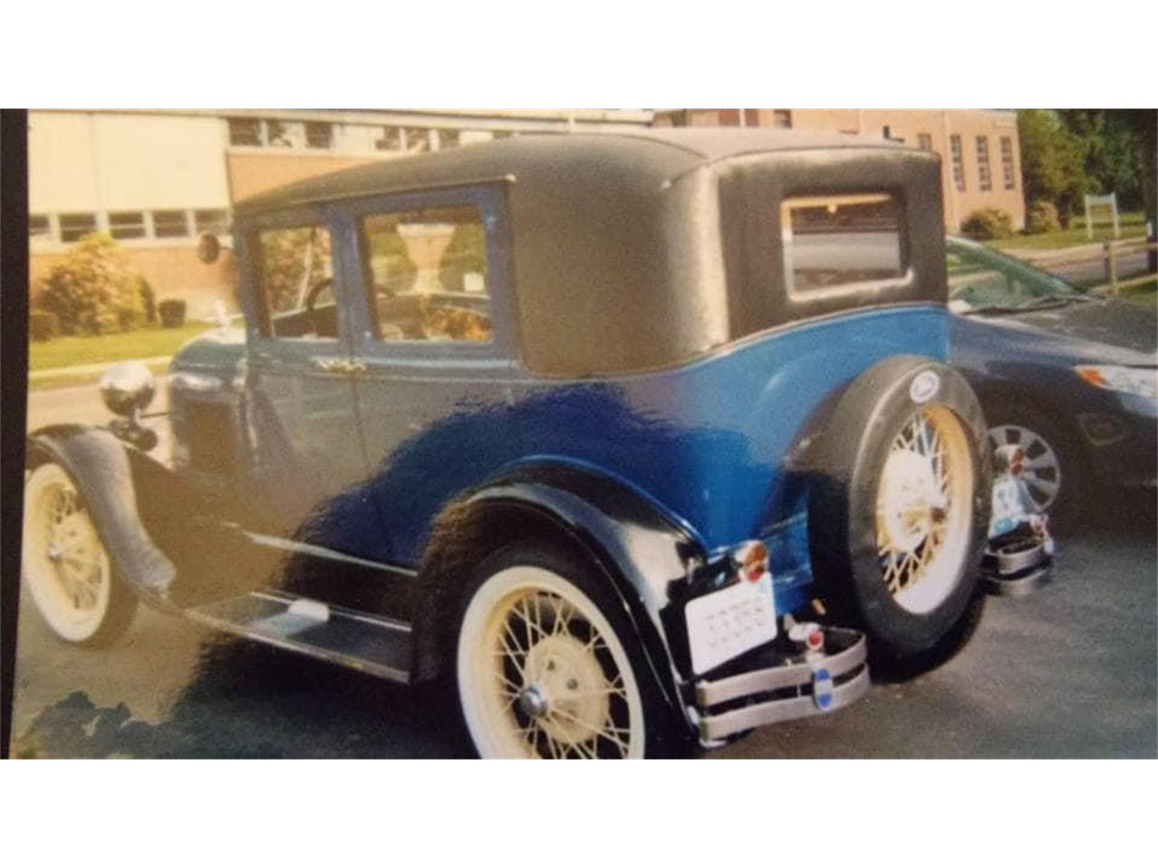 Ford-4-dr-sedan-1929-Blue-Tan-2