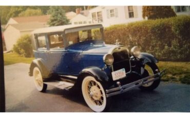 Ford-4-dr-sedan-1929-Blue-Tan
