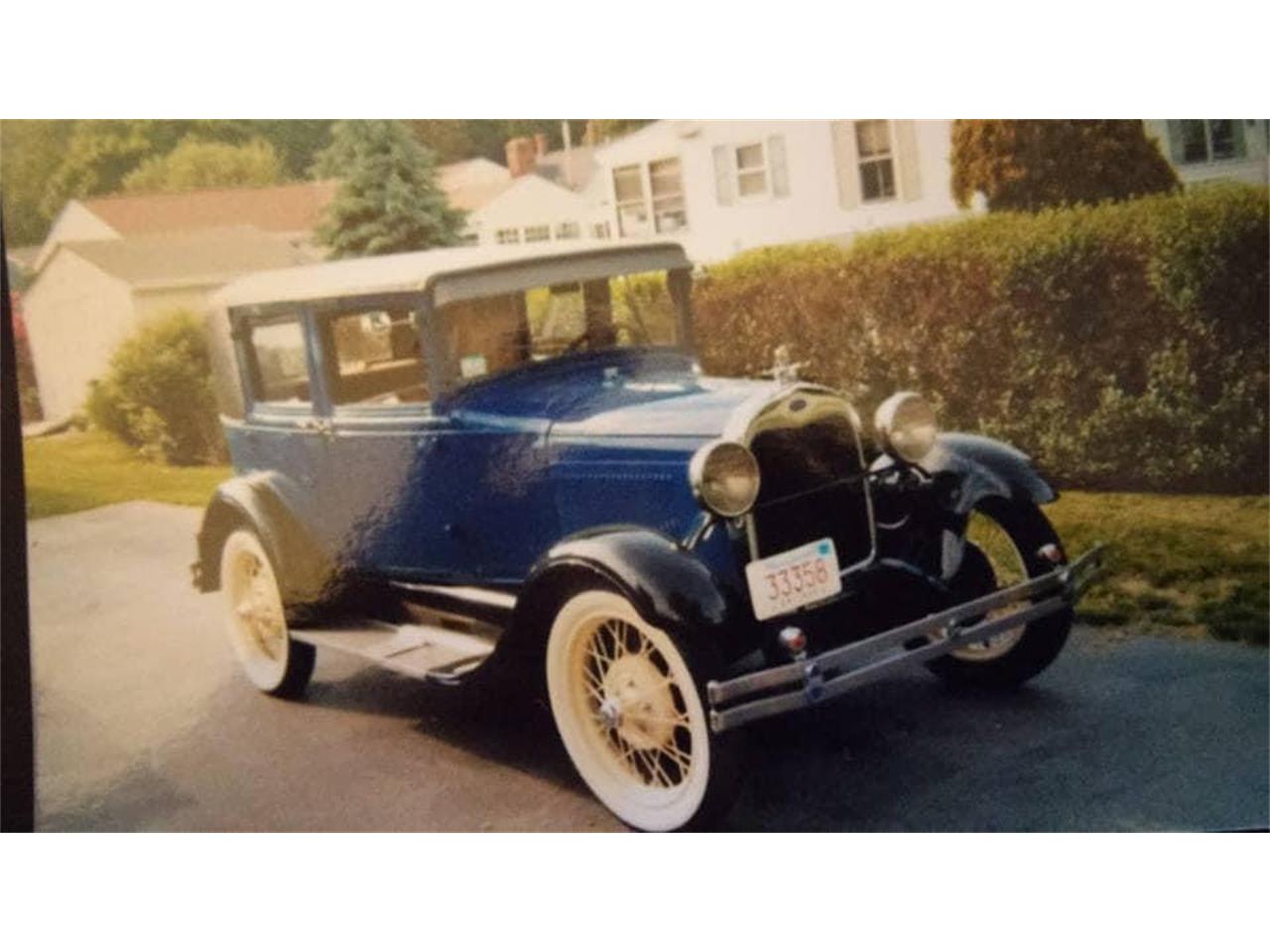 Ford-4-dr-sedan-1929-Blue-Tan