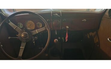 Ford-4-dr-sedan-1936-Black-Ta-1