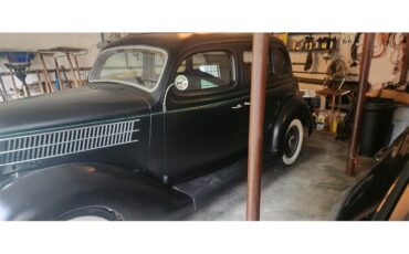 Ford-4-dr-sedan-1936-Black-Ta