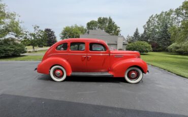 Ford-4-dr-sedan-1939-Vermillion-Red-Tan-11