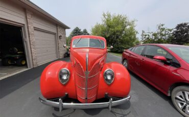 Ford-4-dr-sedan-1939-Vermillion-Red-Tan-14