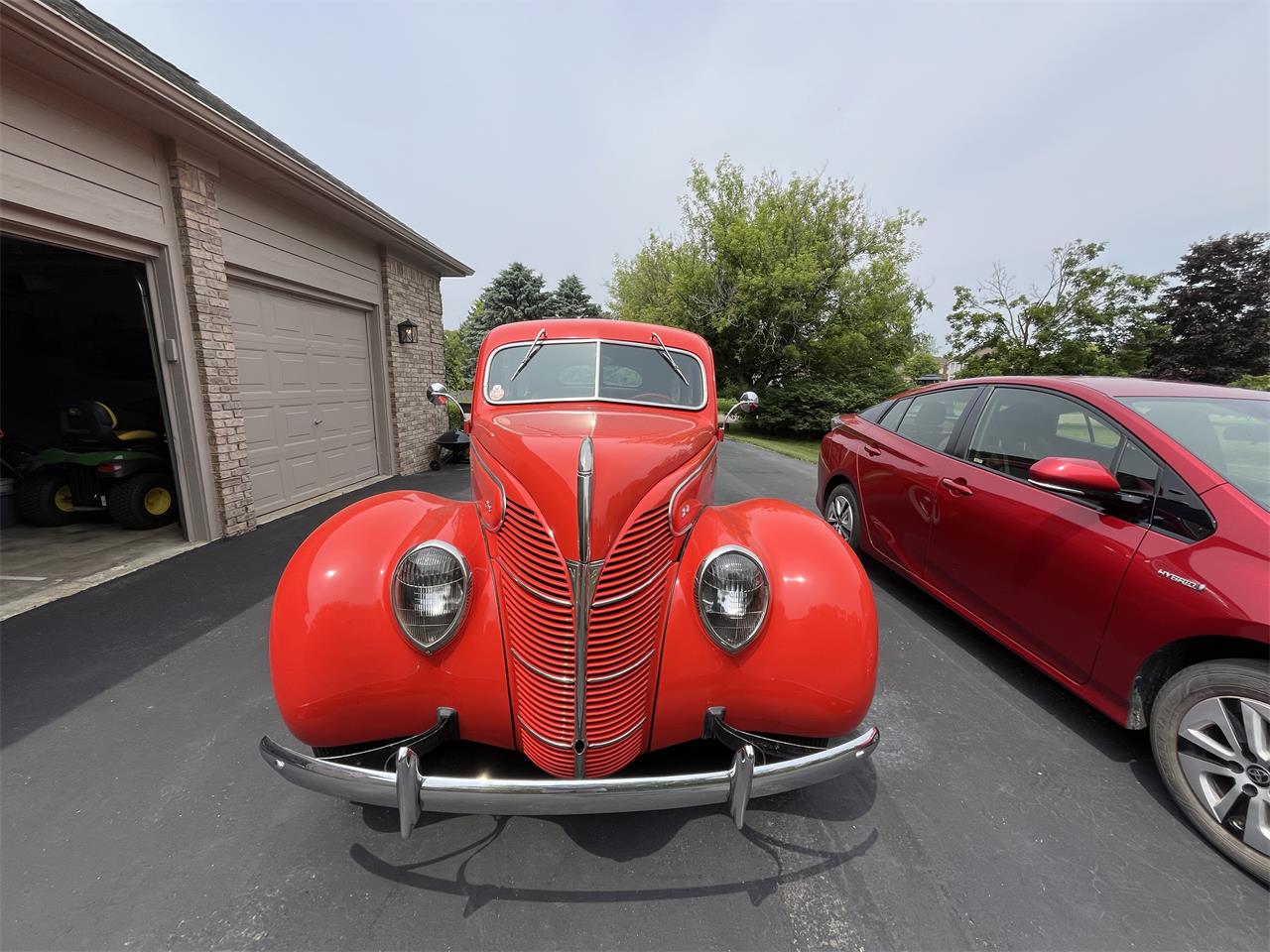 Ford-4-dr-sedan-1939-Vermillion-Red-Tan-14