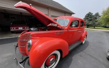 Ford-4-dr-sedan-1939-Vermillion-Red-Tan-17