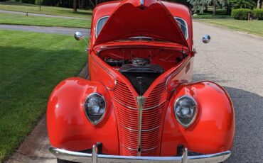 Ford-4-dr-sedan-1939-Vermillion-Red-Tan-2