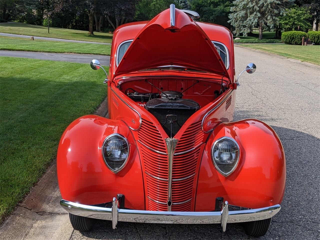Ford-4-dr-sedan-1939-Vermillion-Red-Tan-2