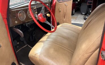 Ford-4-dr-sedan-1939-Vermillion-Red-Tan-20