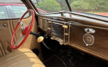 Ford-4-dr-sedan-1939-Vermillion-Red-Tan-4