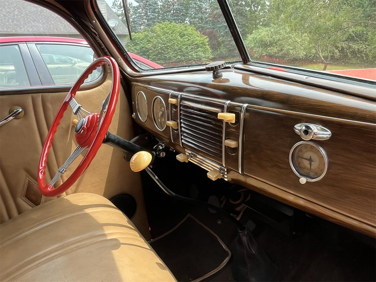 Ford-4-dr-sedan-1939-Vermillion-Red-Tan-4