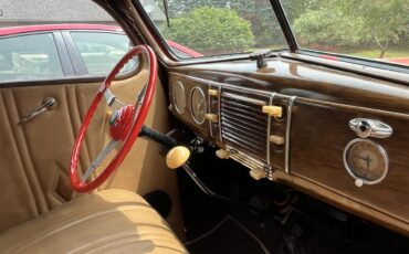 Ford-4-dr-sedan-1939-Vermillion-Red-Tan-5
