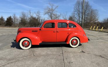 Ford-4-dr-sedan-1939-Vermillion-Red-Tan-7