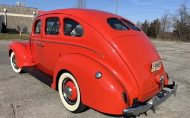 Ford-4-dr-sedan-1939-Vermillion-Red-Tan-8