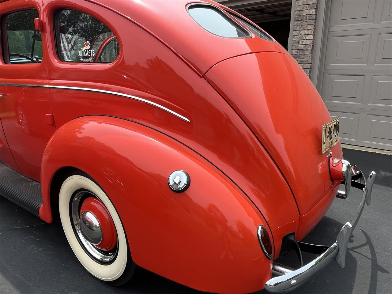 Ford-4-dr-sedan-1939-Vermillion-Red-Tan-9