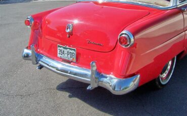 Ford-4-dr-sedan-1952-RedWhite-gray-2